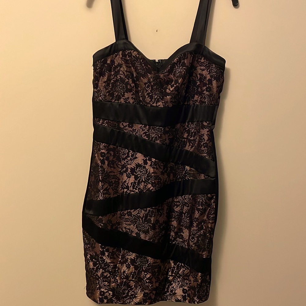 ✨ Dynamite LBD👗 -  Rose Gold N’ Black - Size 9